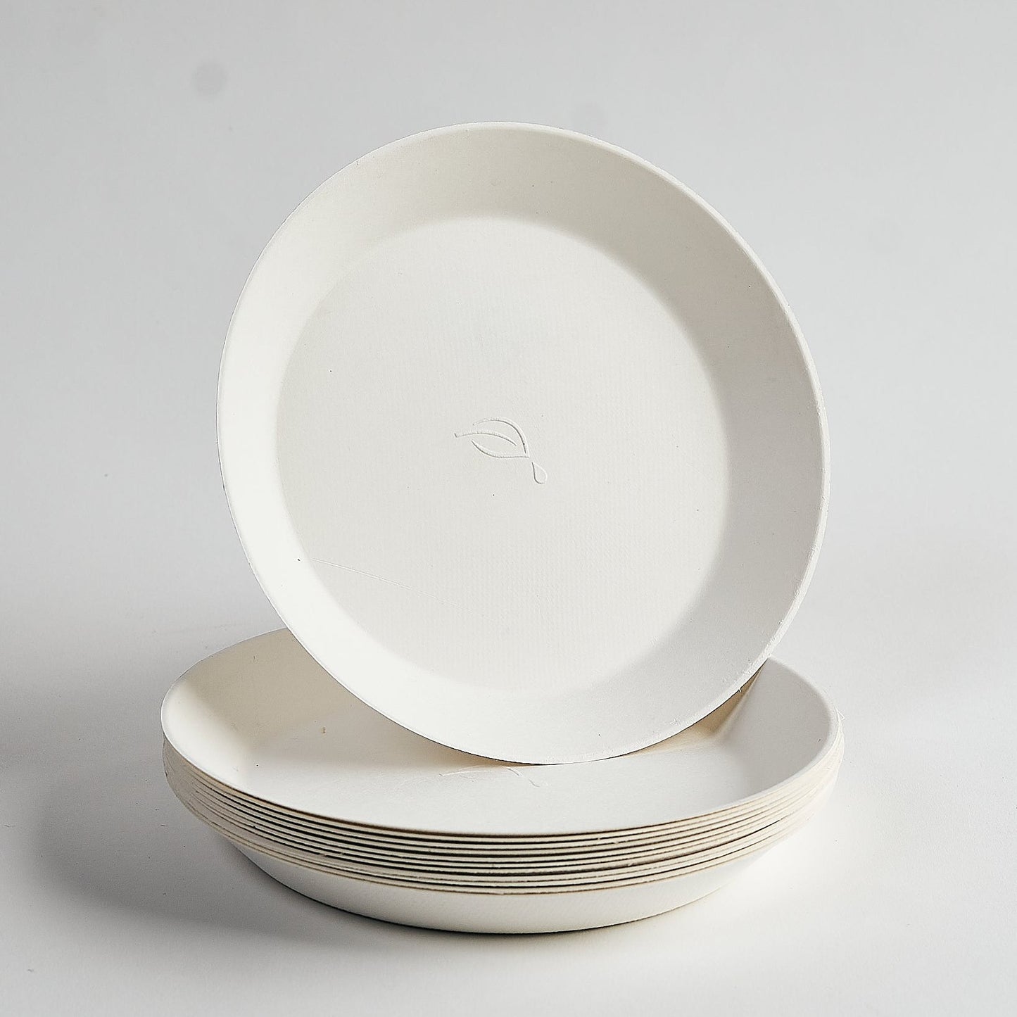 NT Signature Compostable Bagasse Medium Round Plate